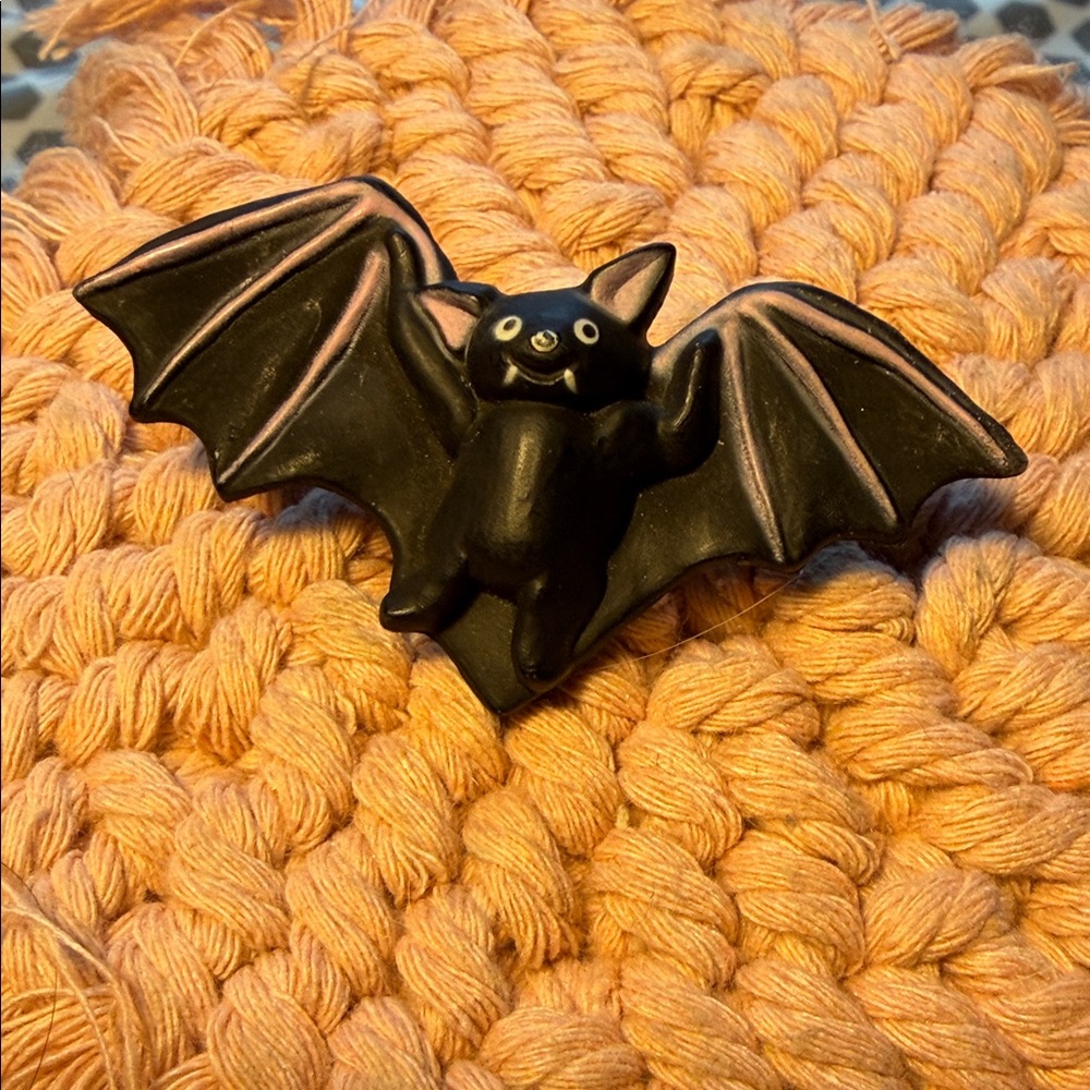 Black Bat Brooch Vintage Funworld